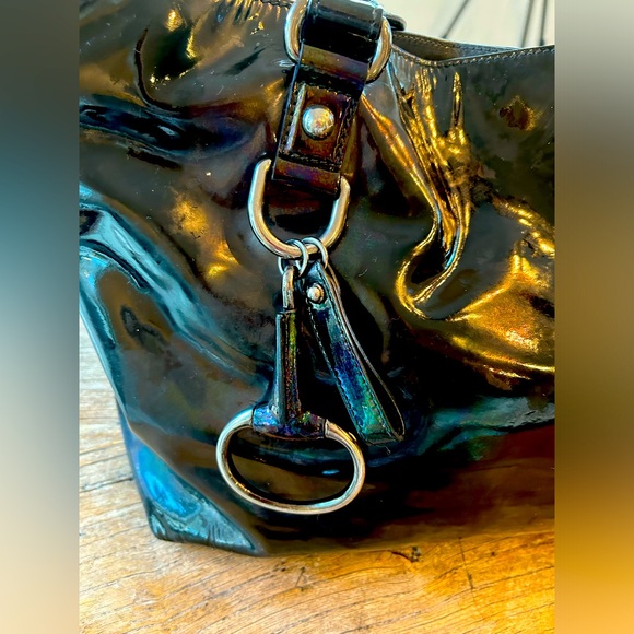 Gucci equestrian black patent leather shoulder back - Picture 2 of 12
